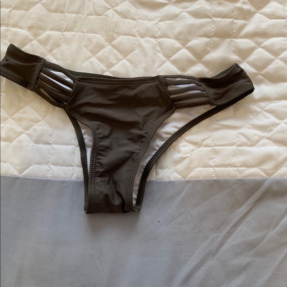 Bikini Size S - Olive Green - Picture 4 of 6